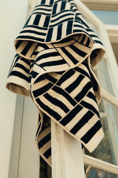 BAINA Organic Cotton Pool Towel WILLIS Sand and Noir