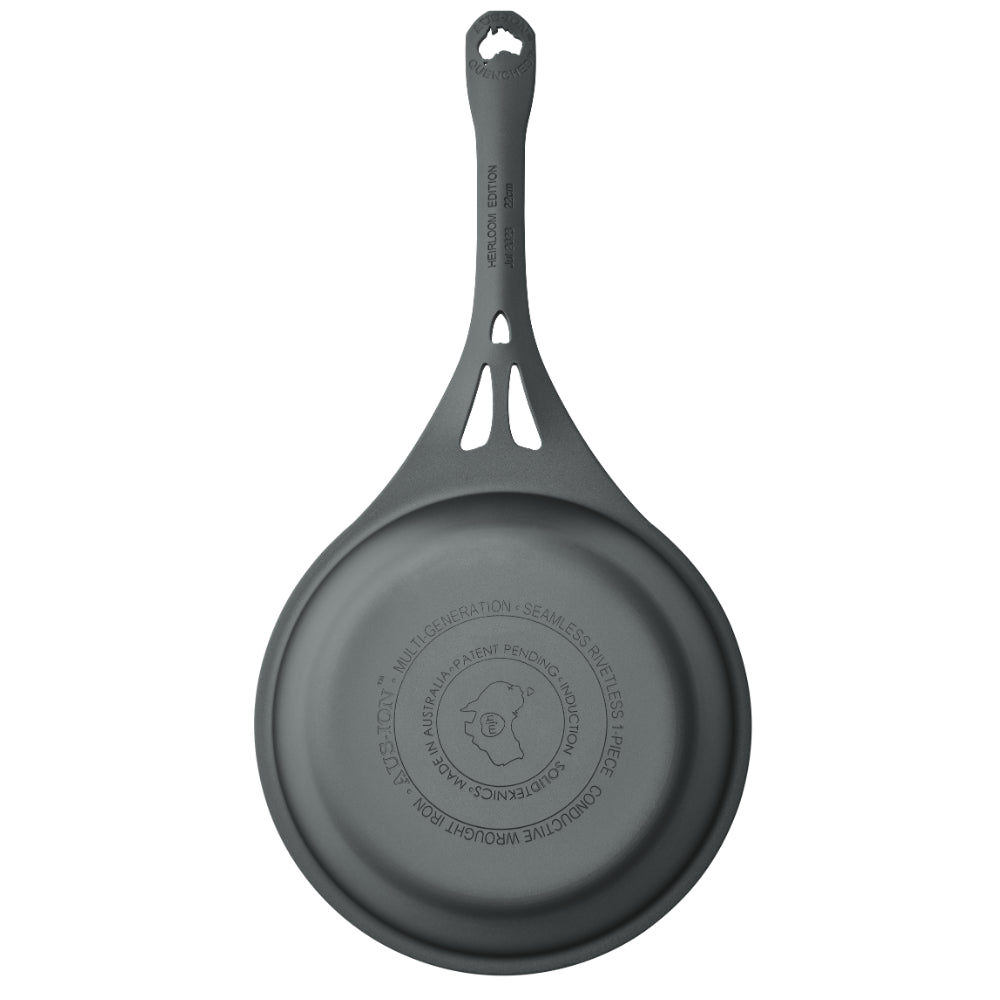 AUS-ION™ 22cm Sauteuse