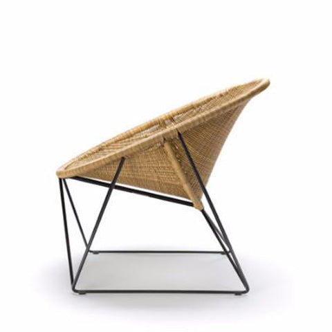 C317 Outdoor Chair by Yuzuru Yamakawa - Open Room