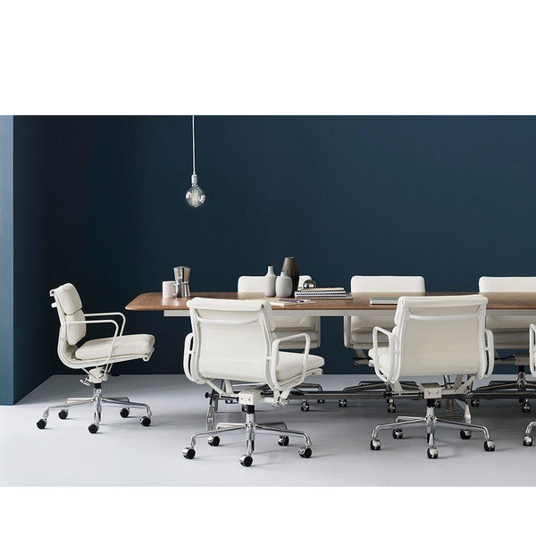Eames® Soft Pad Group Management Chair